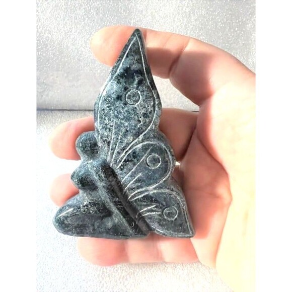 Beautiful Moss Agate Fairy Carving - Picture 5 of 7